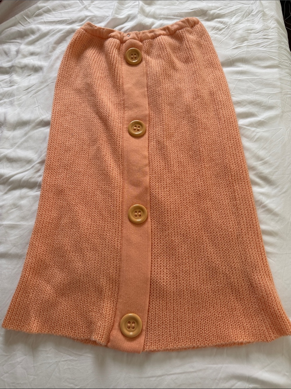 Womenβs Peach Button-Front Midi Knit Skirt